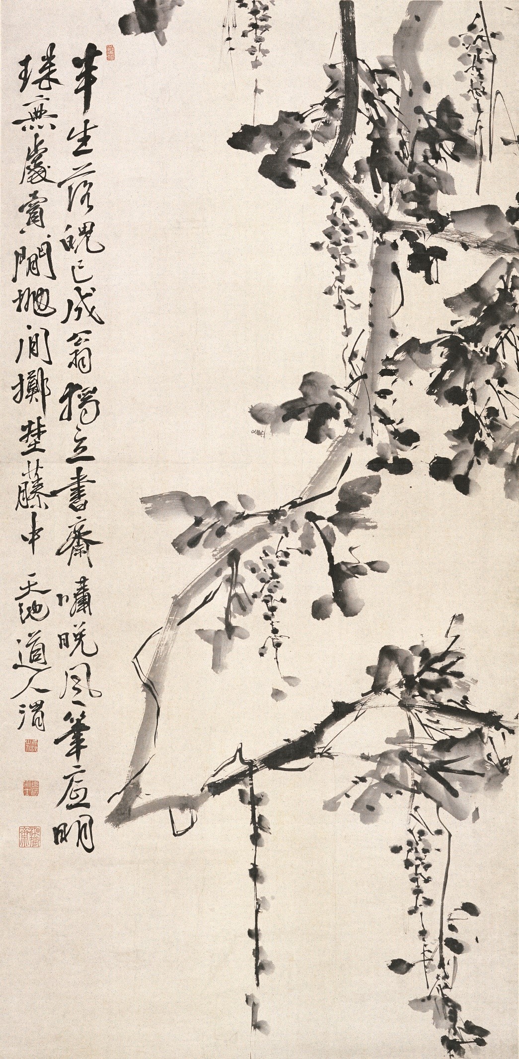 <h2>墨葡萄图轴 </h2><p>作者：徐渭</p><p>创作年代：明代</p><p>规格：184.8cm×94cm</p><p>品类：纸本</p>